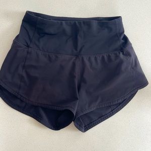 CUTE Lululemon black shorts size 0